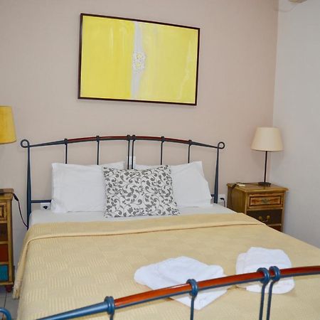 Troumpas Family Rooms & Apartments Leonídion Eksteriør bilde